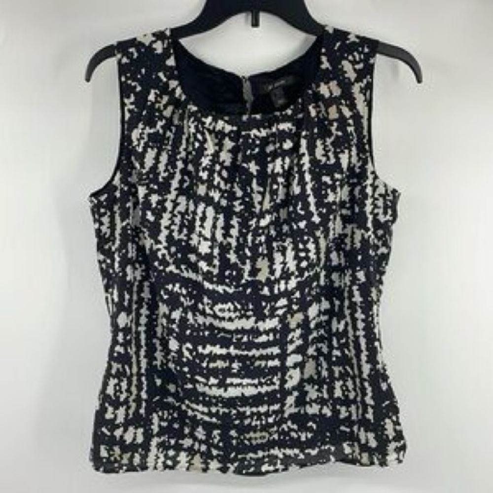 St.John Silk Couture Ruffle sleeveless blouse size 8‎
